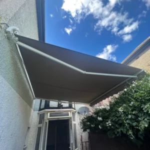 Outsunny 10'x8' Manual Retractable Awning with Crank Handle - Grey